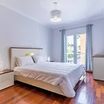 Ocean View Flat *